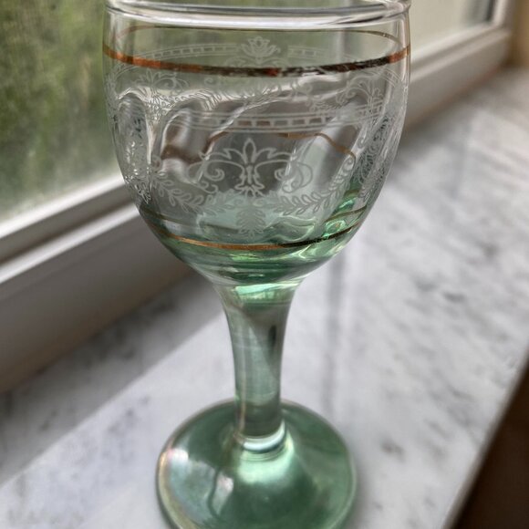 Crystal Etched Filagree Motif Clear Green & Gold Vintage Cordial Stemed Glass - Picture 3 of 6